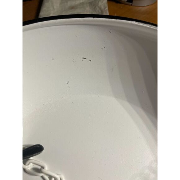 Black and White Enamel Metal Wall Mounted Bowl and Bracket - Picture 4 of 4